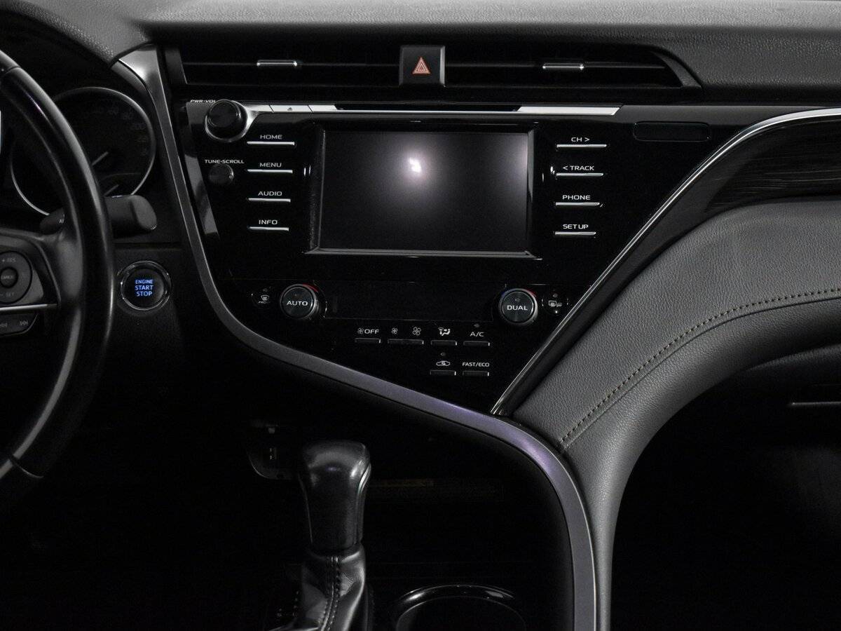 Toyota Camry 2019 года с пробегом. Фото: #12