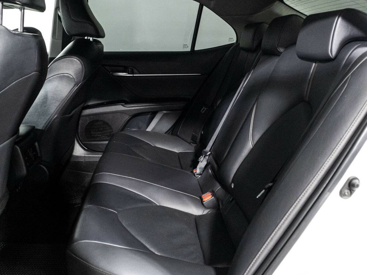Toyota Camry 2020 года с пробегом. Фото: #9
