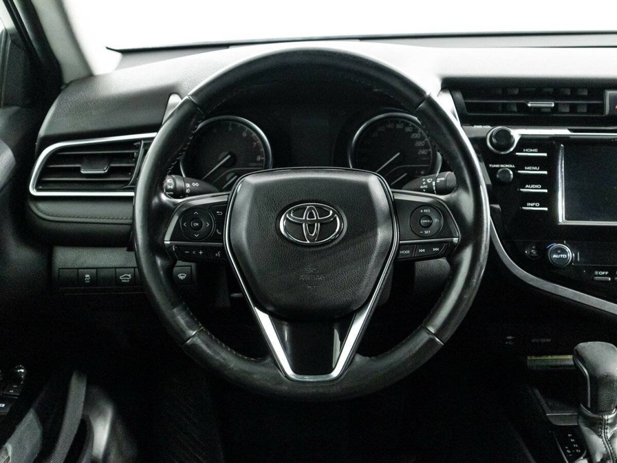 Toyota Camry 2020 года с пробегом. Фото: #19