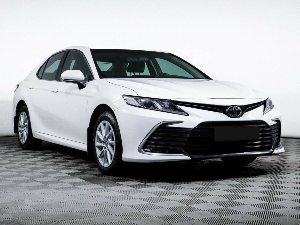 Toyota Camry 2021 года с пробегом. Фото: #2