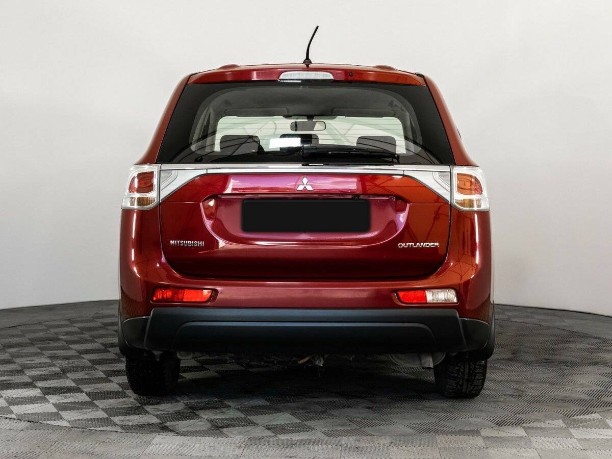 Б/У Митсубиши Оутлэндер 2014 года. Фото: #5