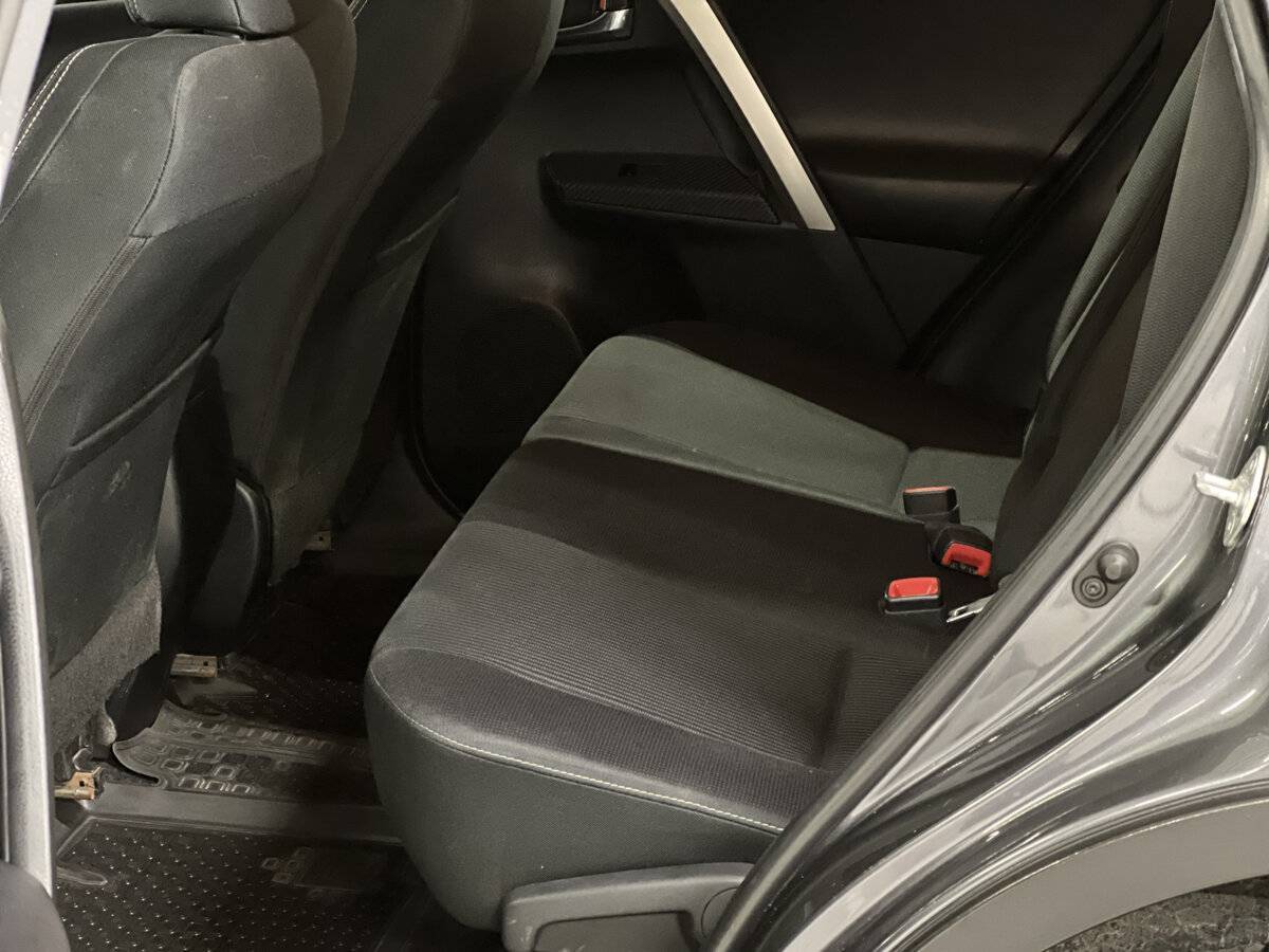 Б/У Тойота Рав4 2013 года. Фото: #11