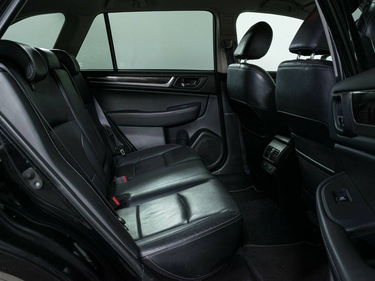 Б/У Субару Аутбэк 2015 года. Фото: #11