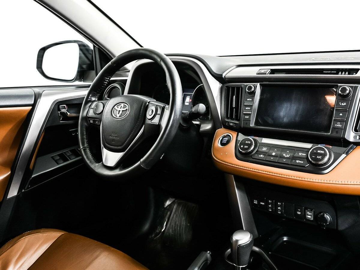 Toyota RAV4 2019 года с пробегом. Фото: #8