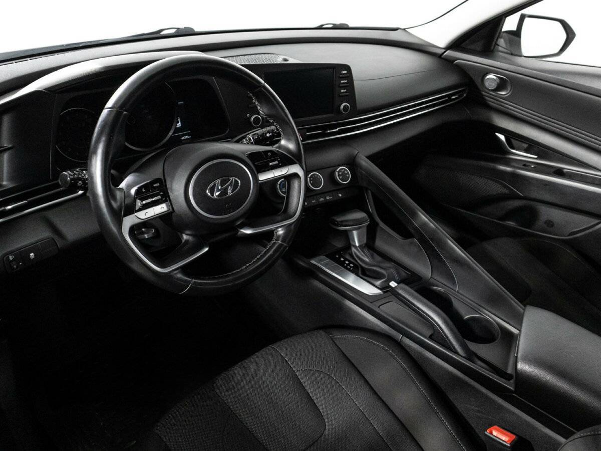 Hyundai Elantra 2021 года с пробегом. Фото: #10
