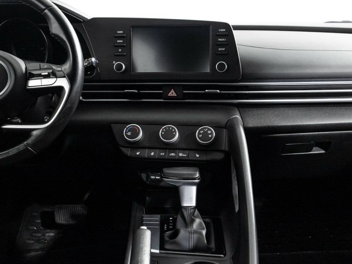 Hyundai Elantra 2021 года с пробегом. Фото: #13