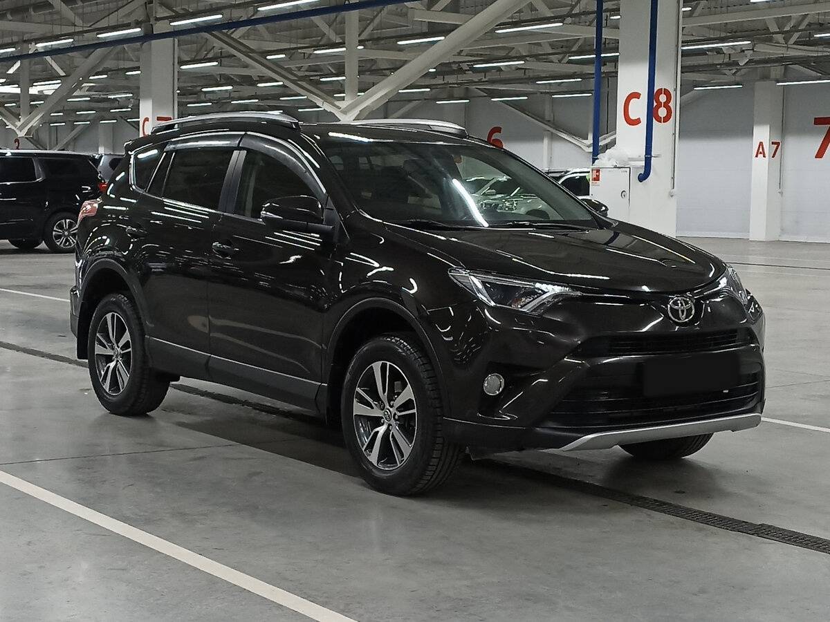 Toyota RAV4 2016 года с пробегом. Фото: #2