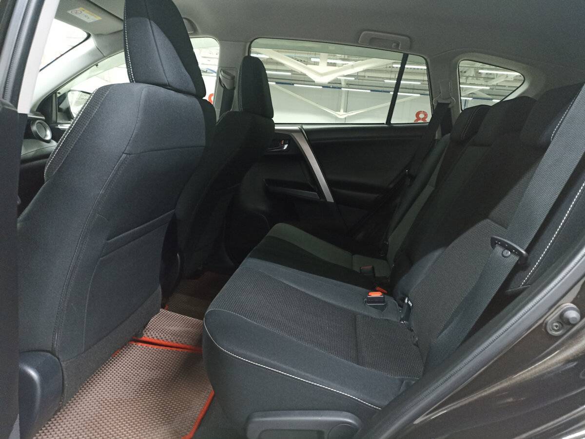 Toyota RAV4 2016 года с пробегом. Фото: #11