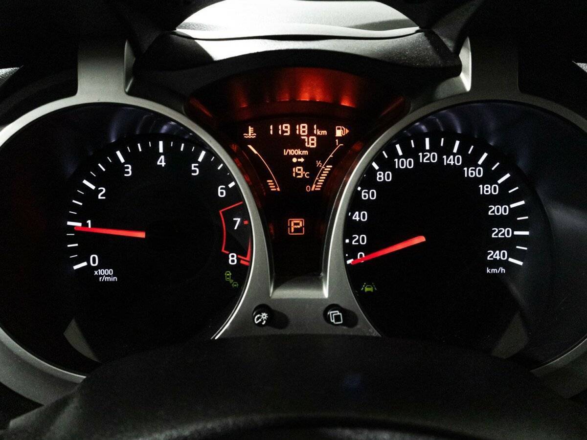 Б/У Ниссан Жук 2017 года. Фото: #11