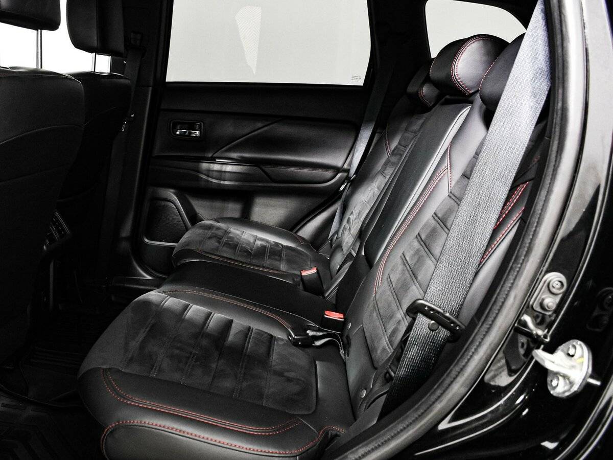 Mitsubishi Outlander 2020 года с пробегом. Фото: #12