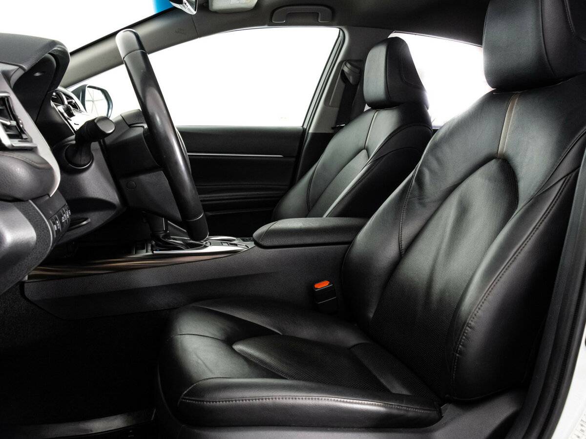 Toyota Camry 2018 года с пробегом. Фото: #16