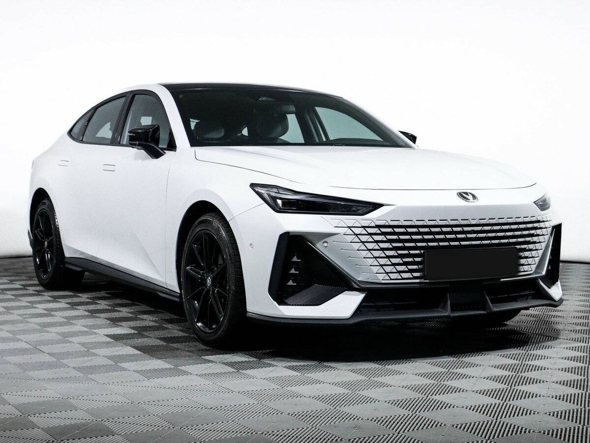 Changan UNI-V 2023 года с пробегом. Фото: #2