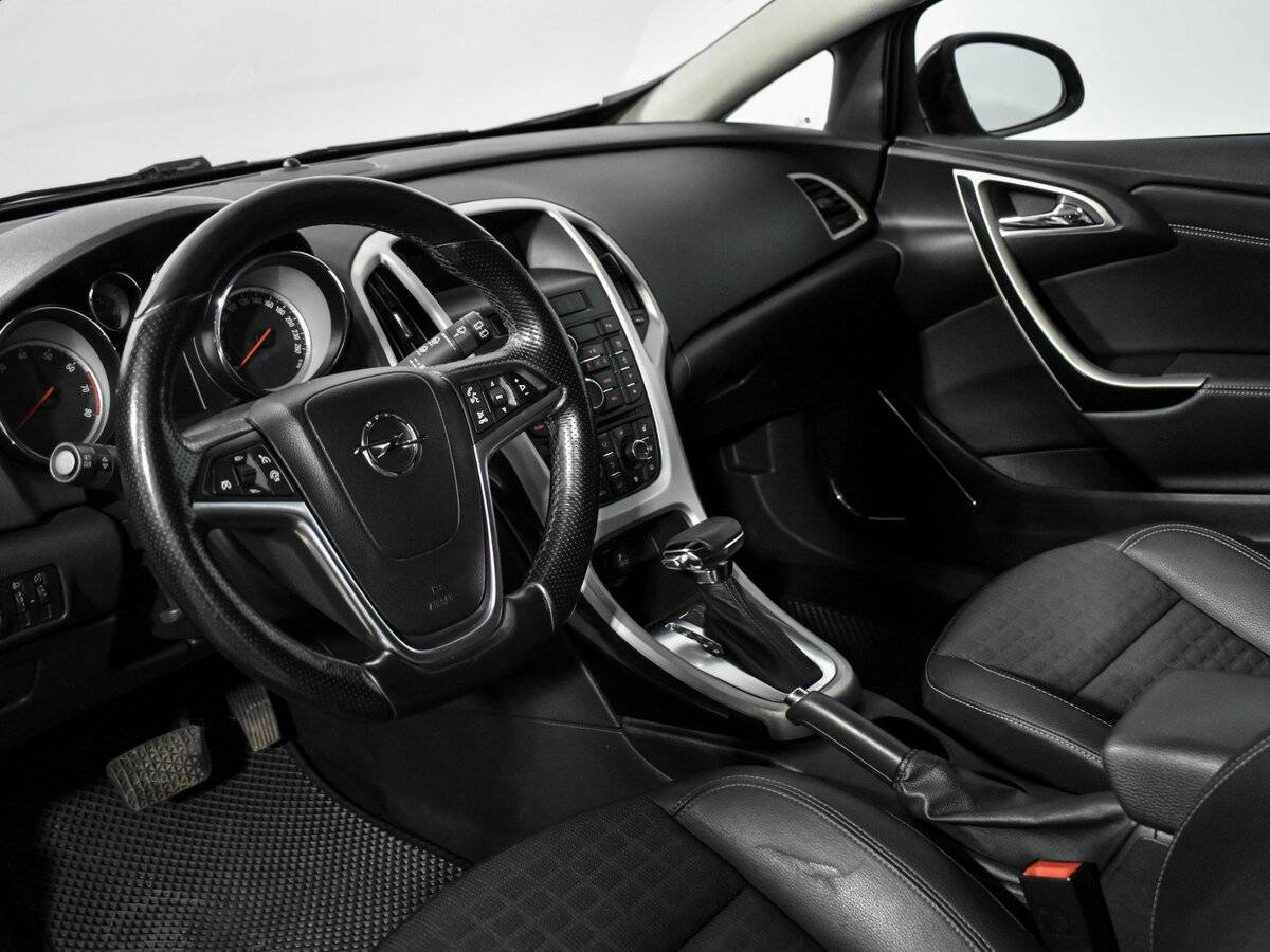 Б/У Опель Астра 2012 года. Фото: #8