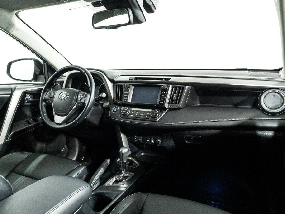 Toyota RAV4 2017 года с пробегом. Фото: #8
