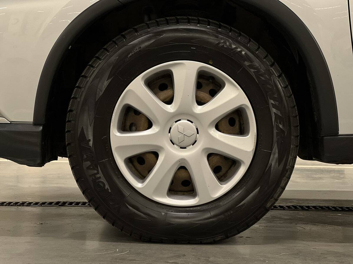 Б/У Митсубиши Оутлэндер 2017 года. Фото: #17