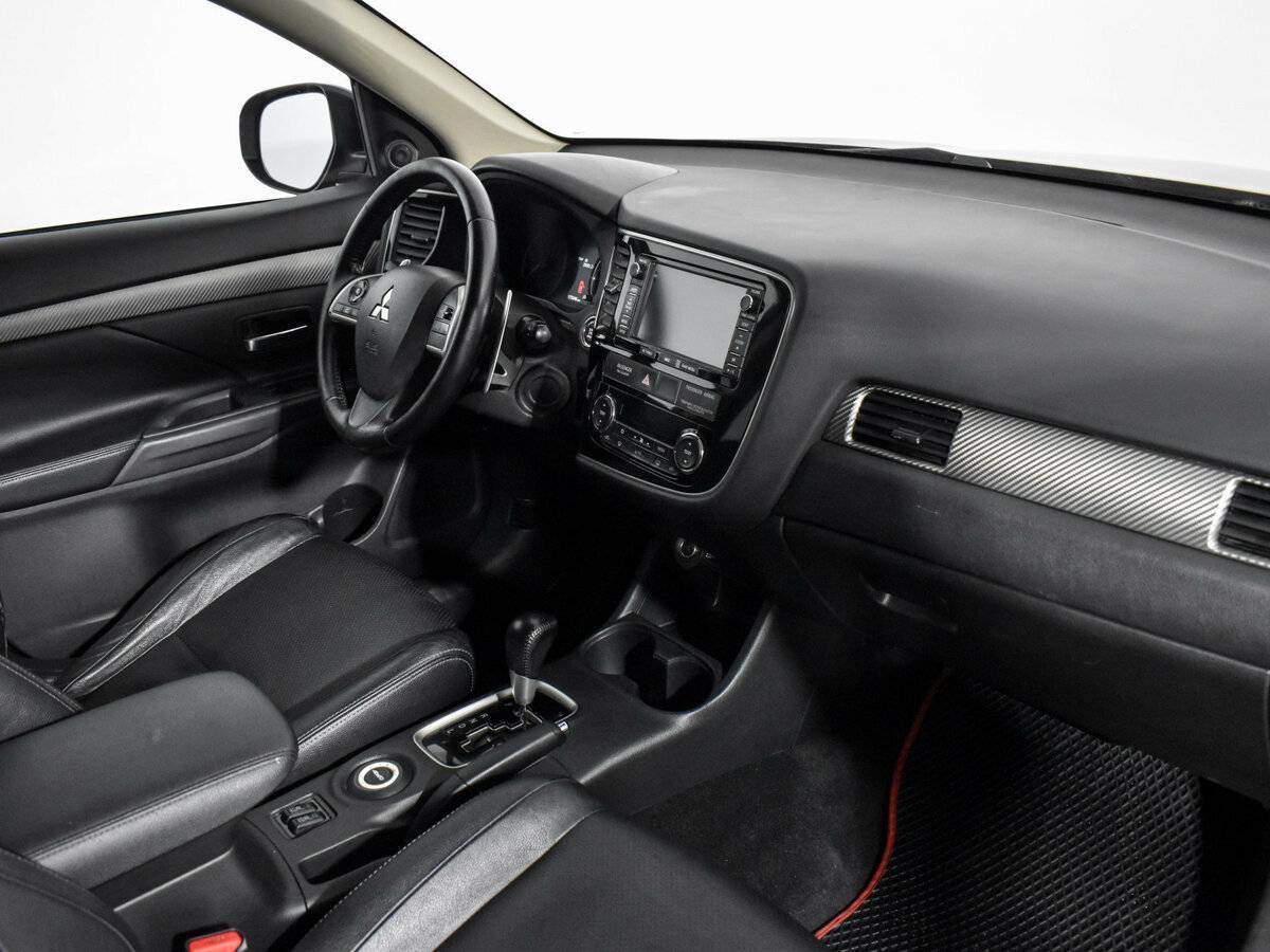 Б/У Митсубиши Оутлэндер 2012 года. Фото: #10