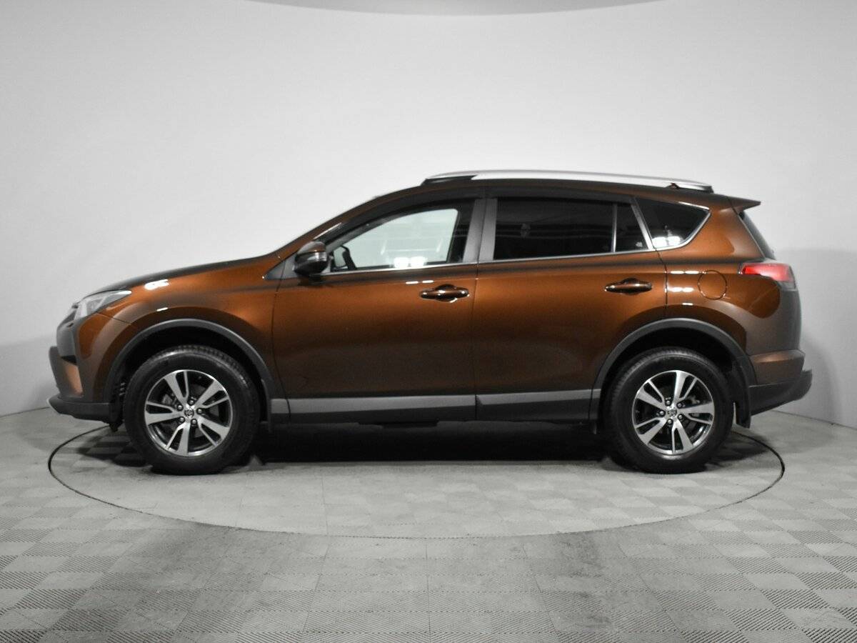 Toyota RAV4 2017 года с пробегом. Фото: #3