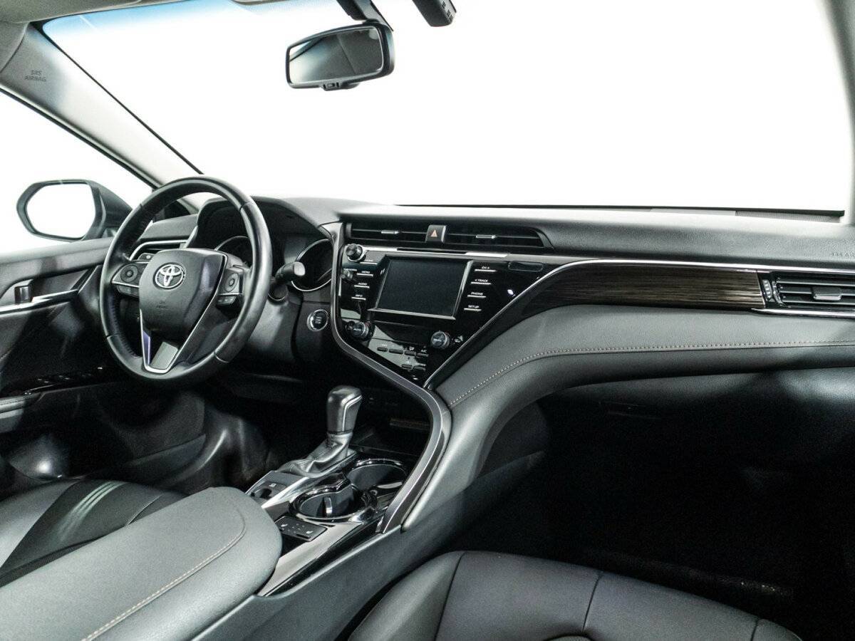 Toyota Camry 2020 года с пробегом. Фото: #8