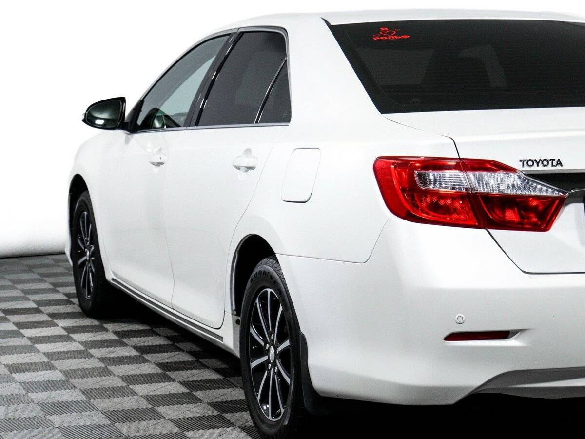 Б/У Тойота Камри 2013 года. Фото: #17