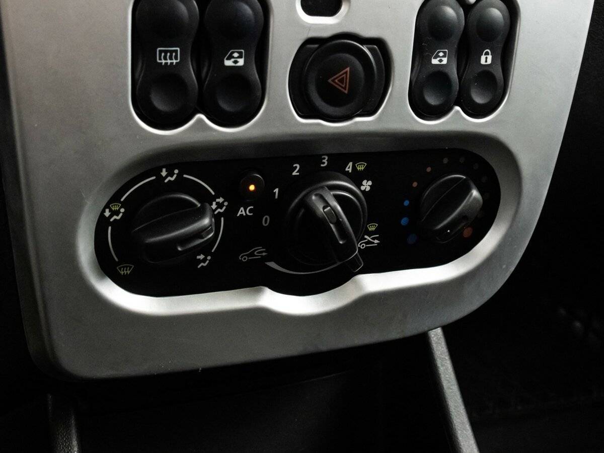 Б/У Лада (ВАЗ) Ларгус 2014 года. Фото: #8