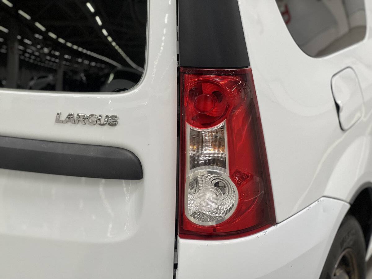 Б/У Лада (ВАЗ) Ларгус 2017 года. Фото: #8