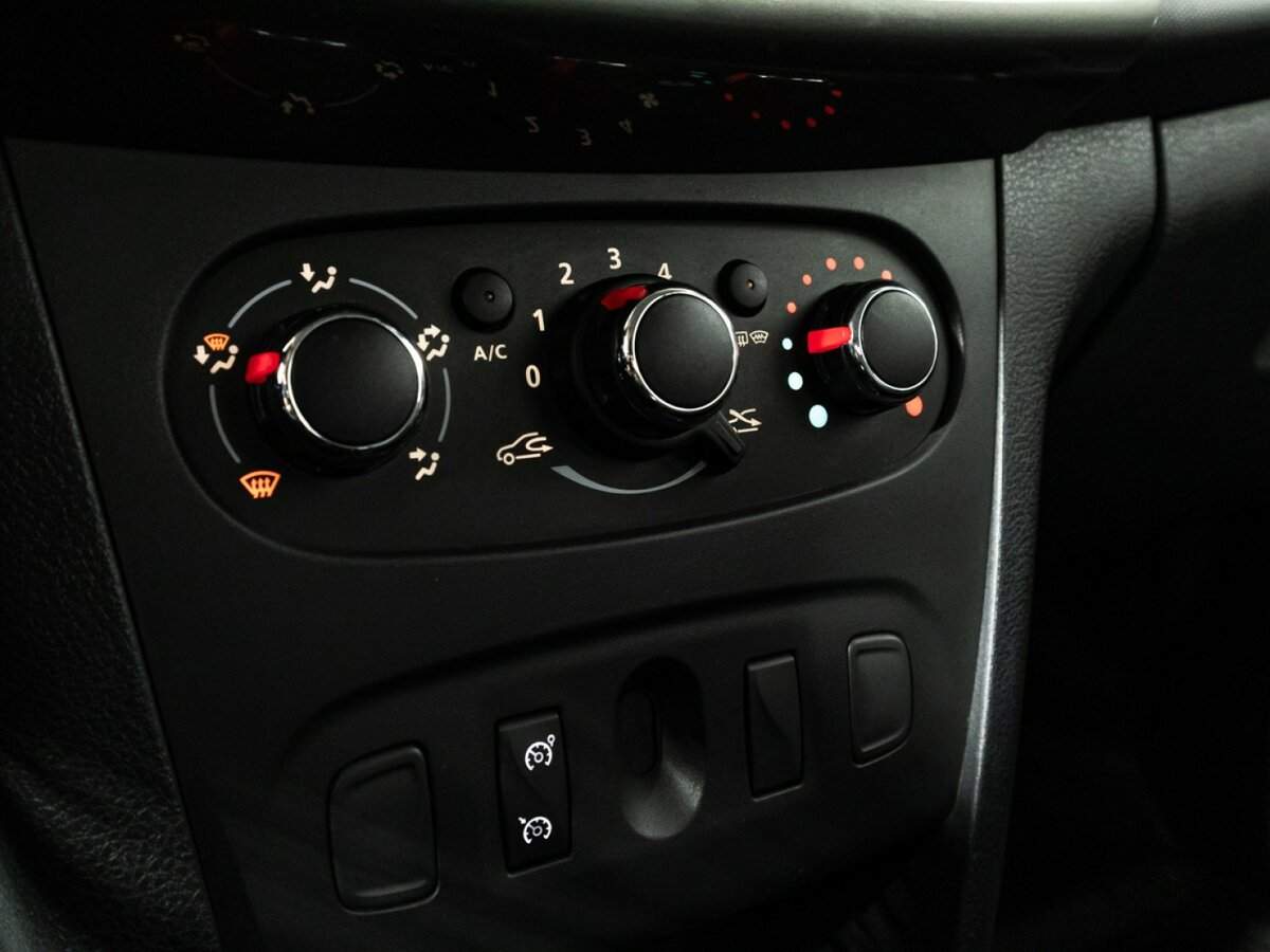 Б/У Рено Сандеро 2021 года. Фото: #15