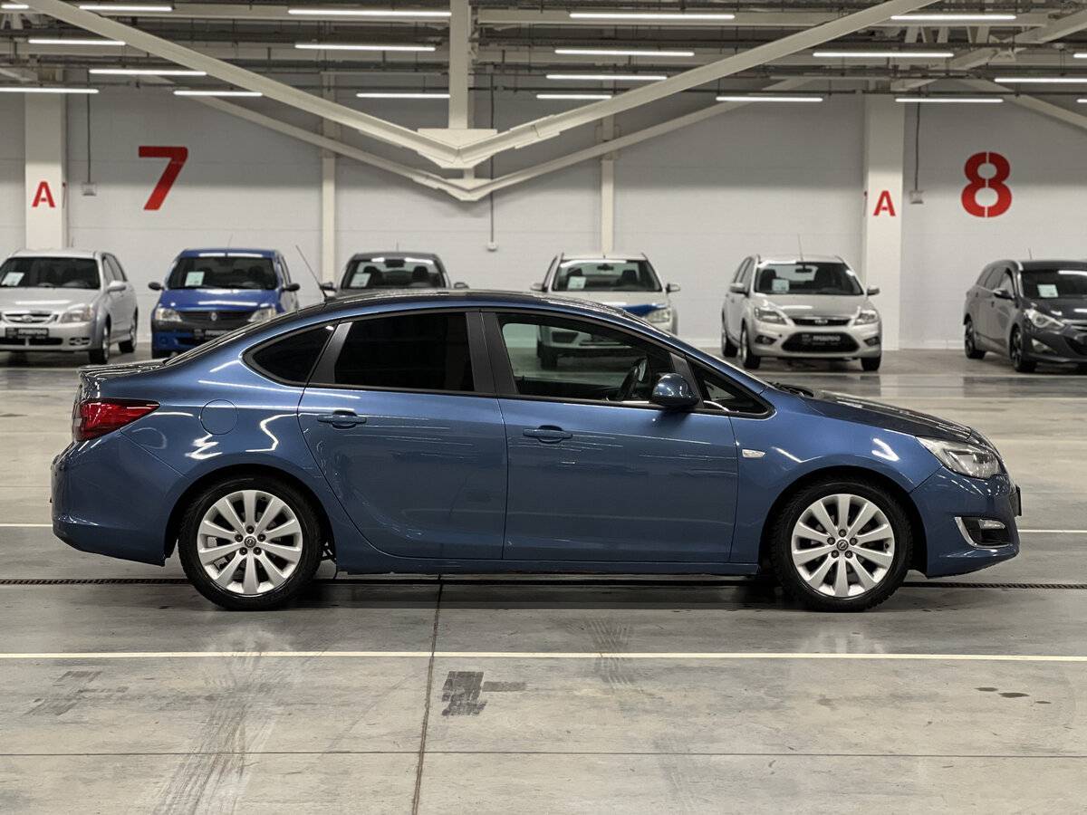 Б/У Опель Астра 2013 года. Фото: #3