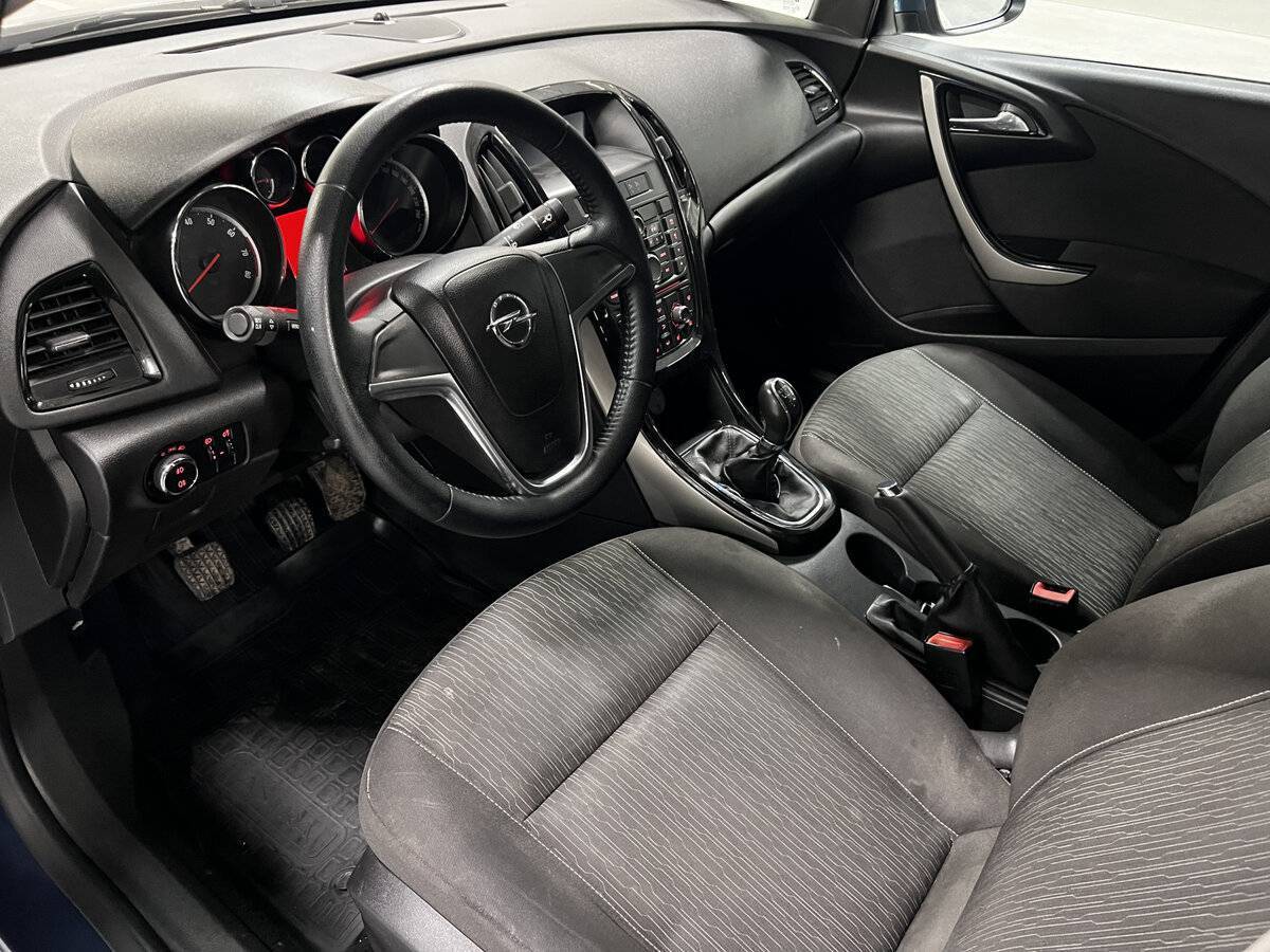 Б/У Опель Астра 2013 года. Фото: #15