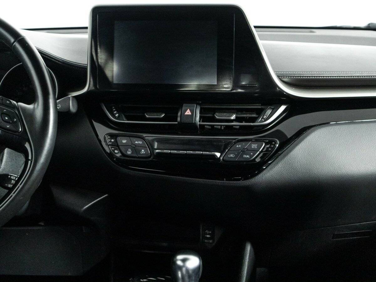 Toyota C-HR 2019 года с пробегом. Фото: #13