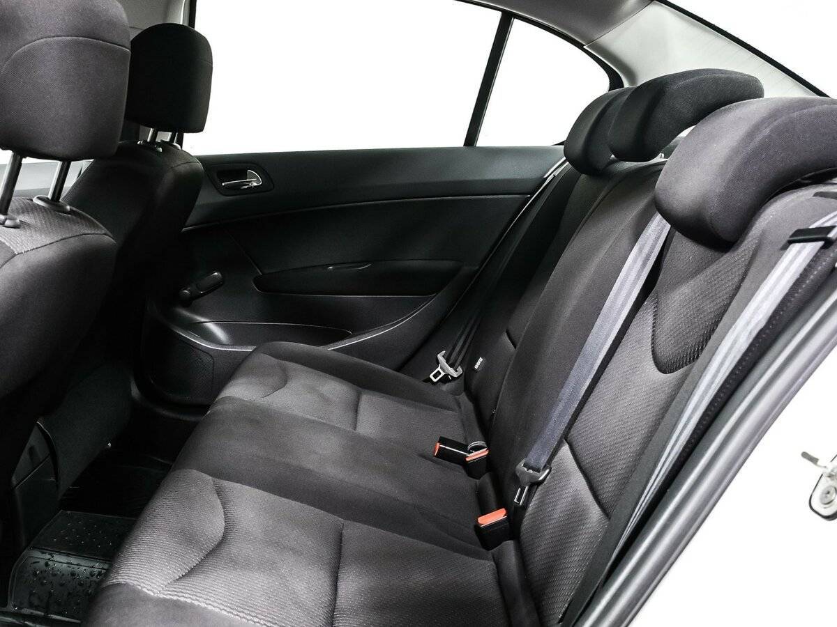 Б/У Пежо 408 2012 года. Фото: #12