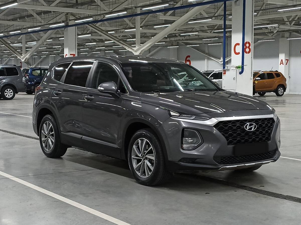 Hyundai Santa Fe 2019 года с пробегом. Фото: #2