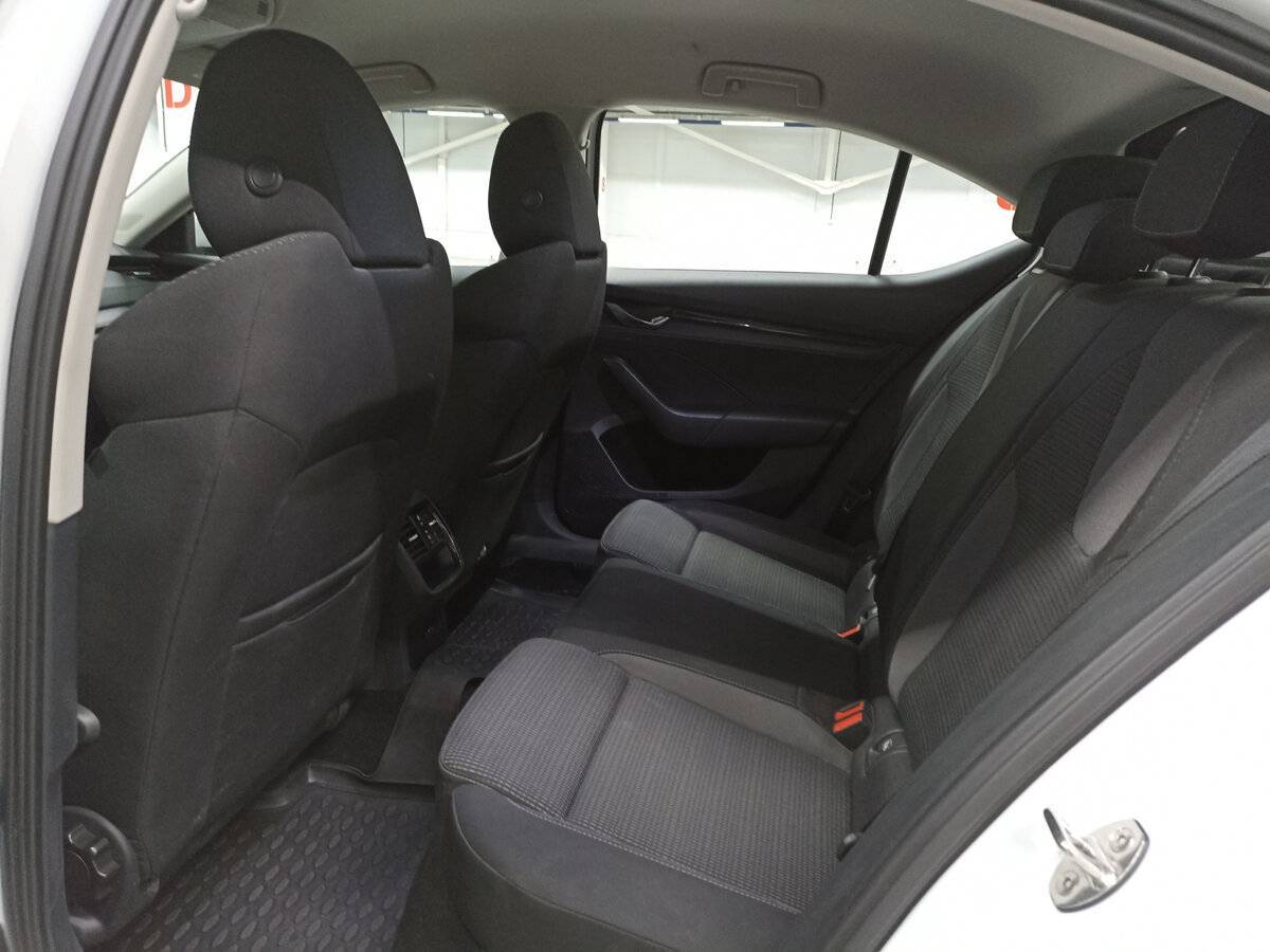 Б/У Шкода Октавия 2021 года. Фото: #11