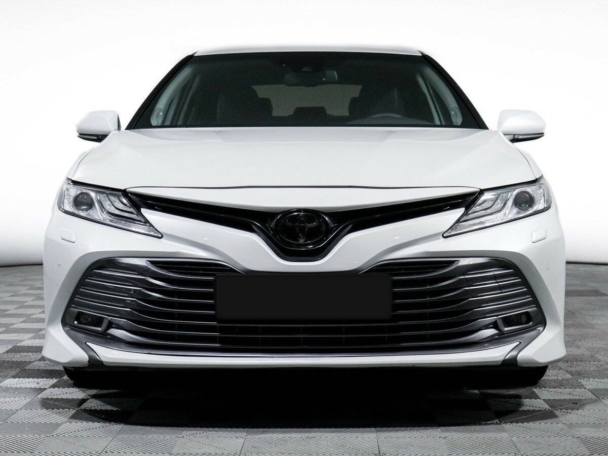 Toyota Camry 2019 года с пробегом. Фото: #1