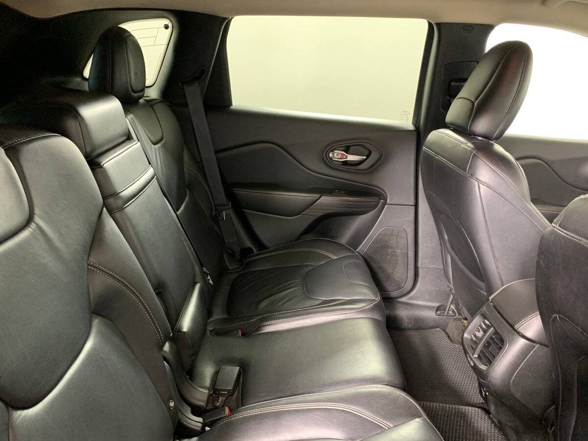 Jeep Cherokee 2014 года с пробегом. Фото: #16