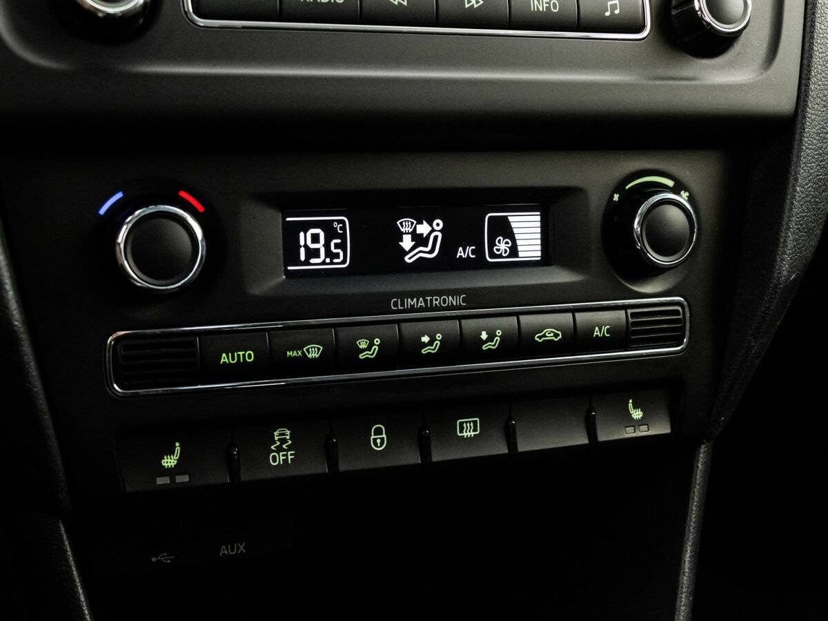 Б/У Шкода Рапид 2015 года. Фото: #12