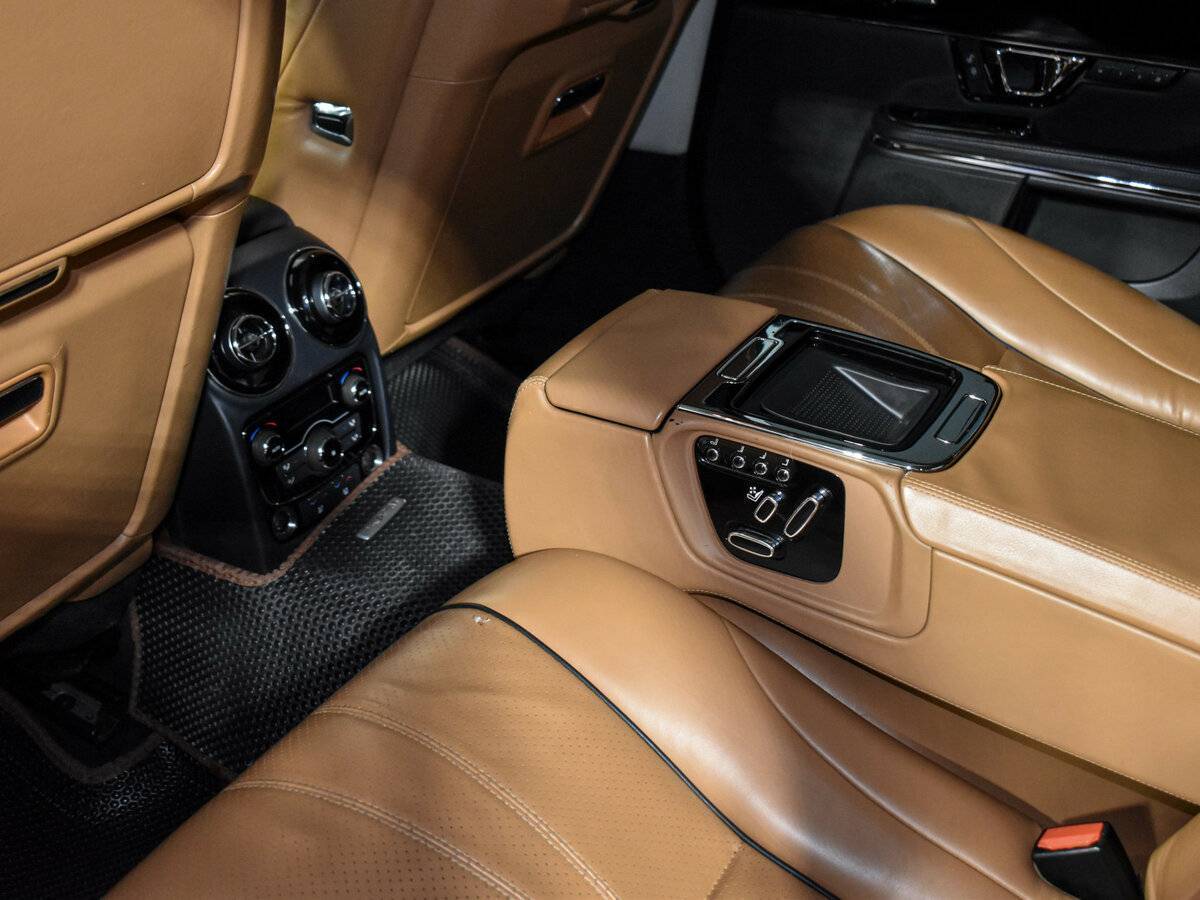 Jaguar XJ 2016 года с пробегом. Фото: #11