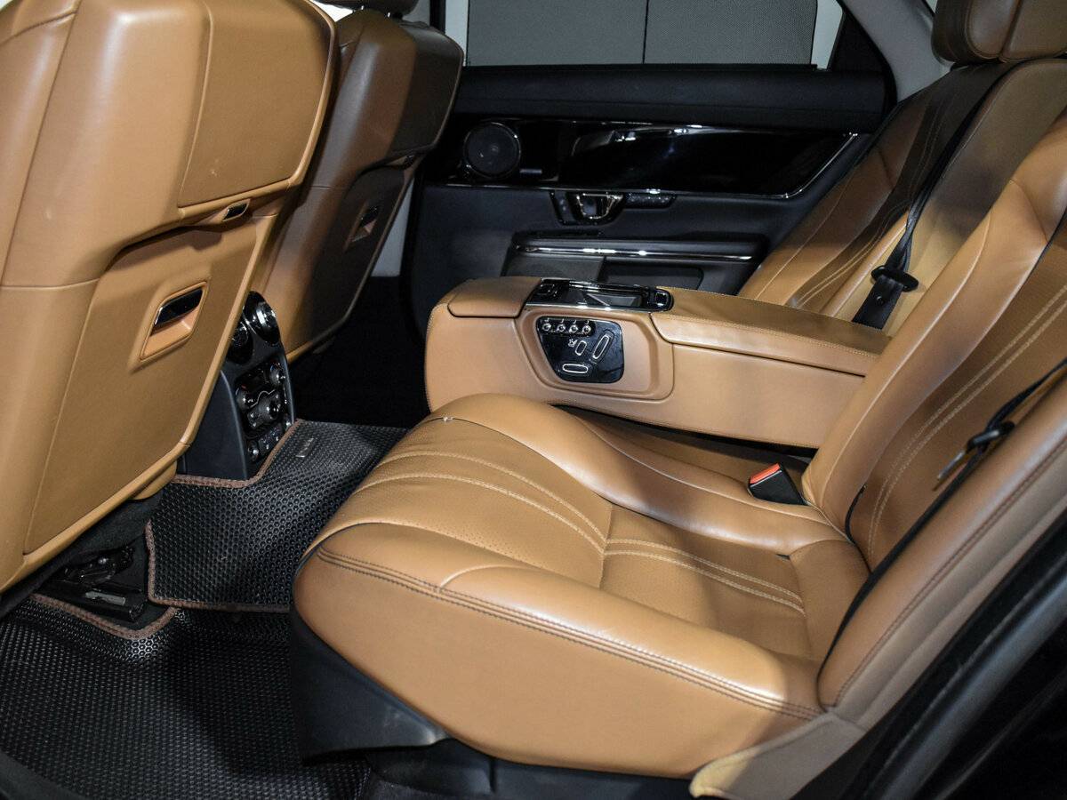 Jaguar XJ 2016 года с пробегом. Фото: #12