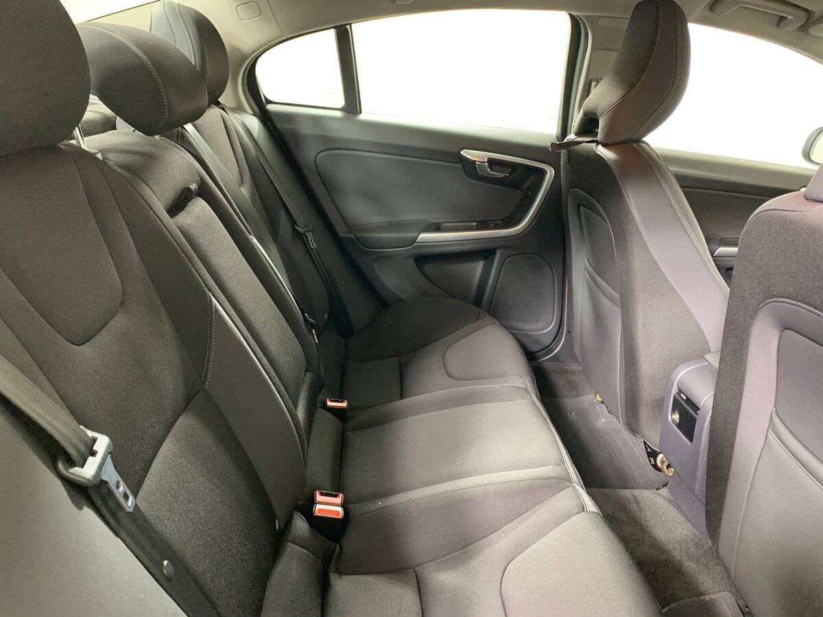 Б/У Вольво С60 2014 года. Фото: #16