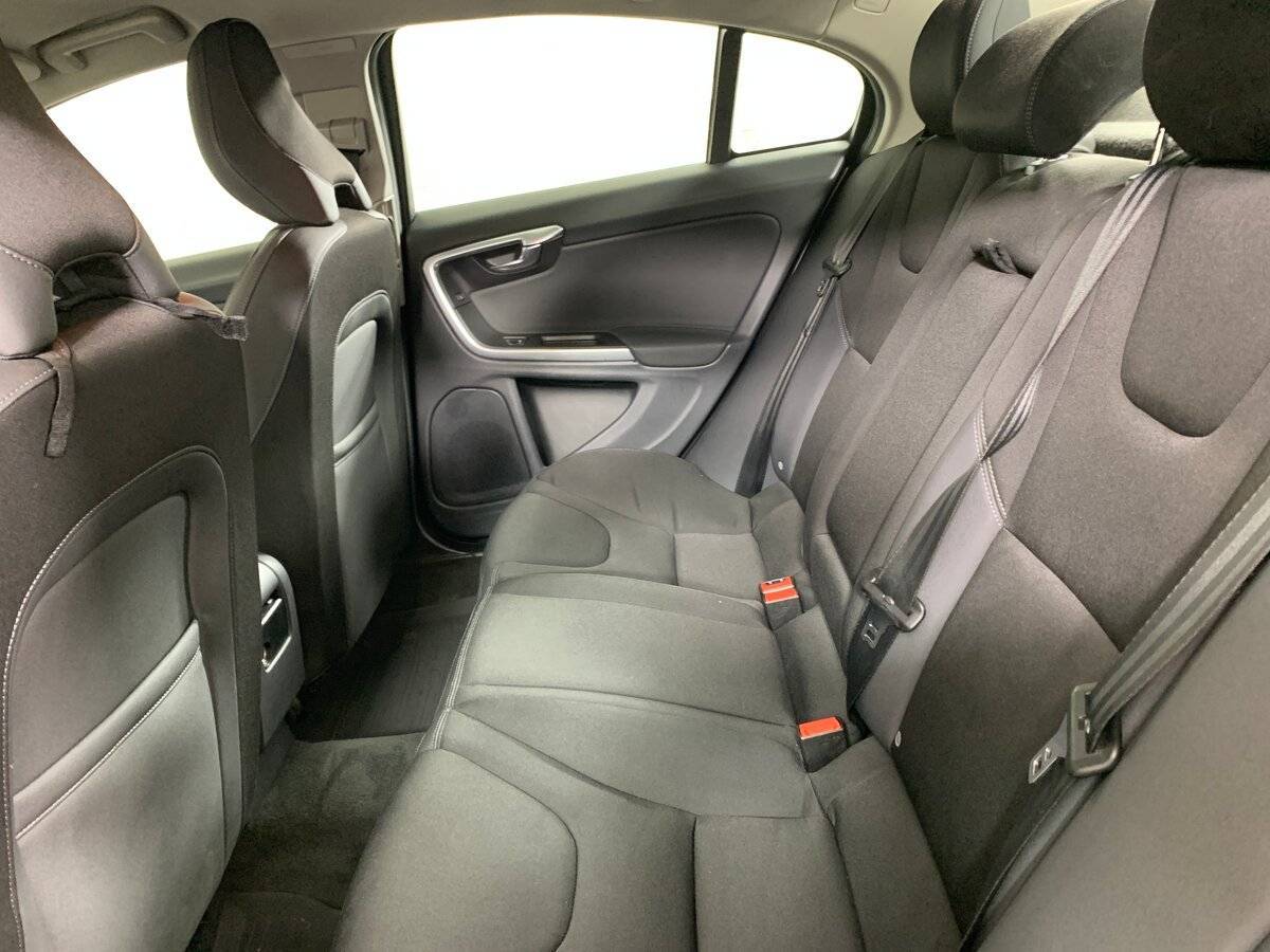 Б/У Вольво С60 2014 года. Фото: #17