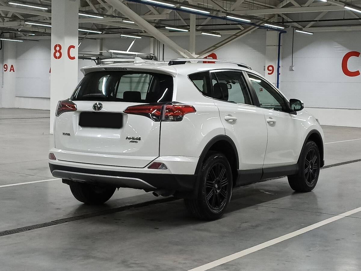 Toyota RAV4 2017 года с пробегом. Фото: #4