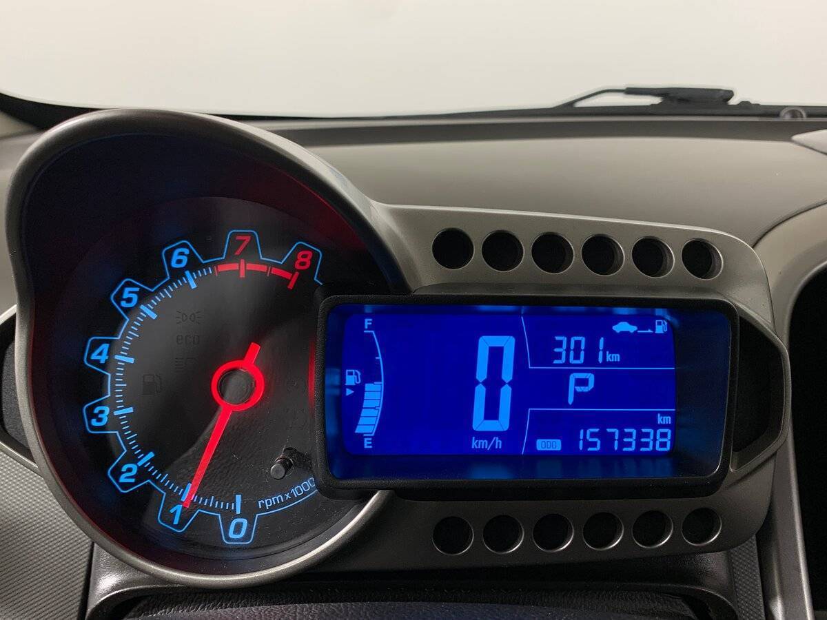 Б/У Шевроле Авео 2014 года. Фото: #13