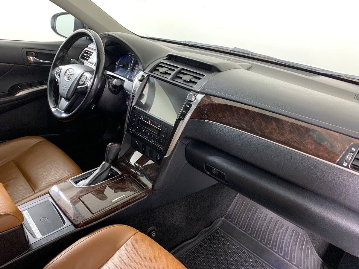 Toyota Camry 2017 года с пробегом. Фото: #12
