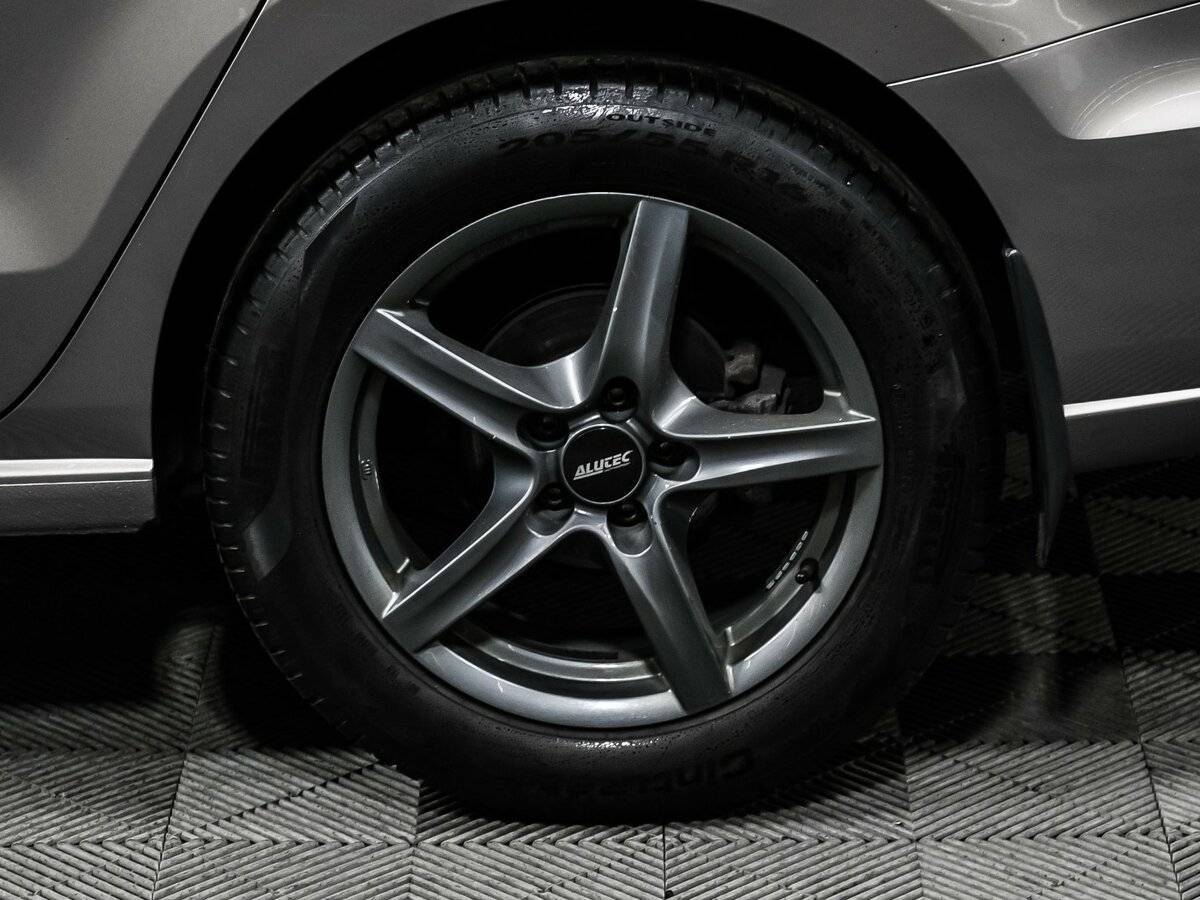 Б/У Фольксваген Поло 2018 года. Фото: #13