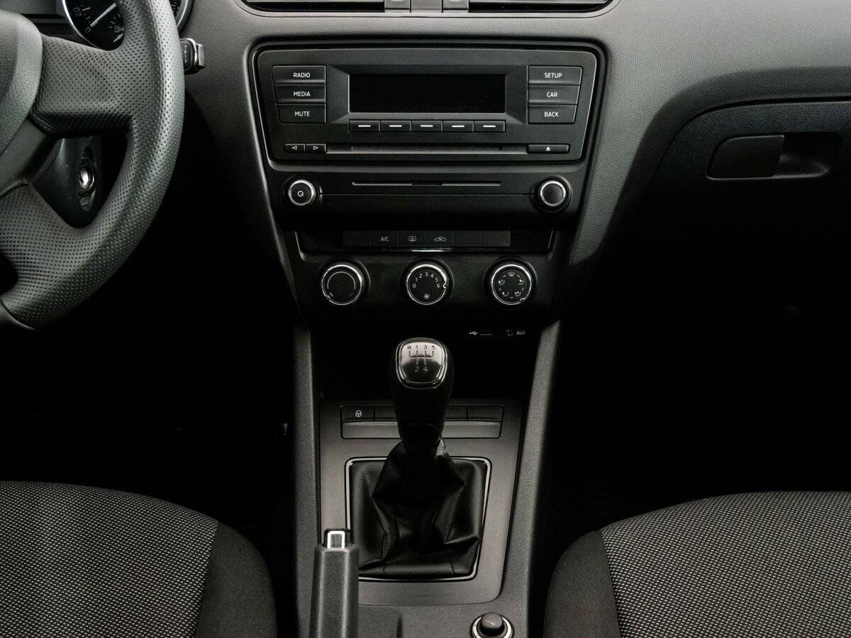 Б/У Шкода Октавия 2013 года. Фото: #11