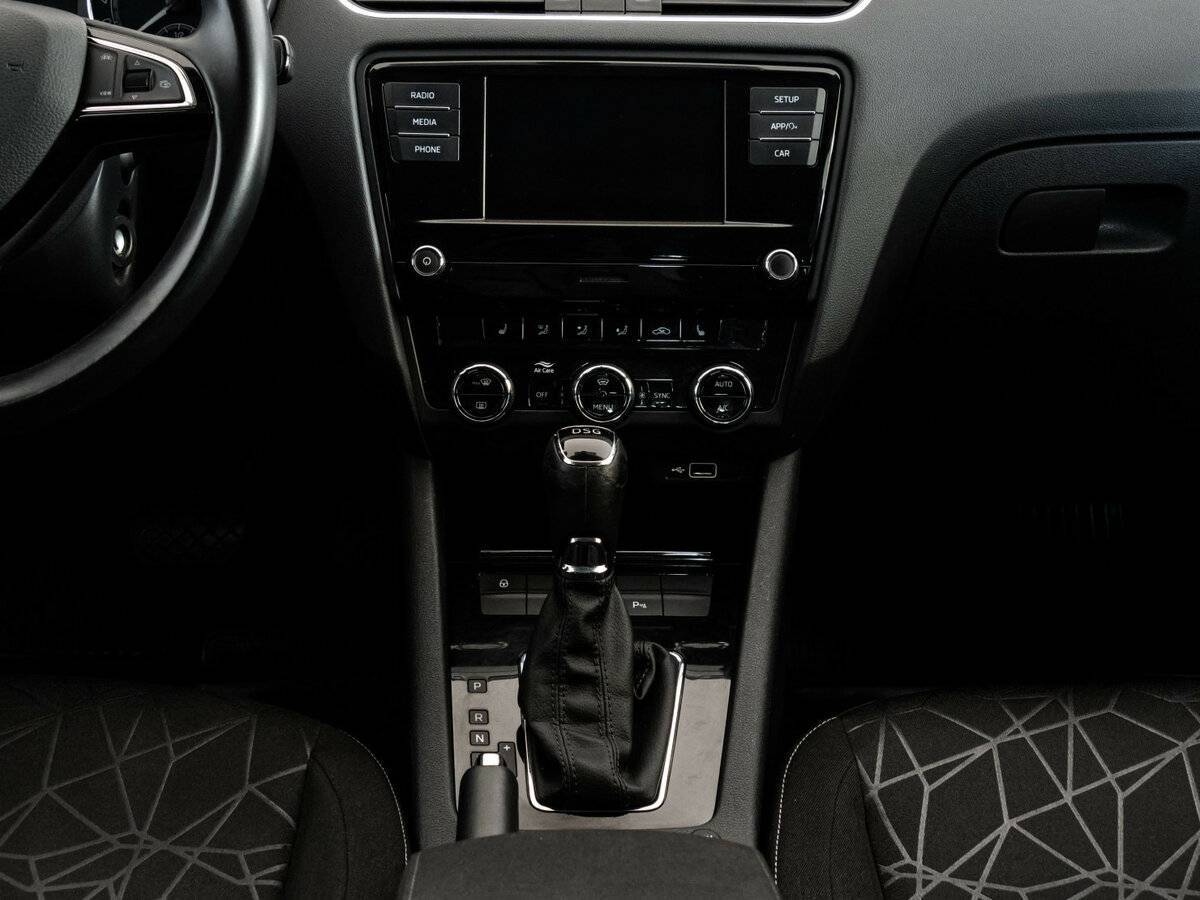 Б/У Шкода Октавия 2018 года. Фото: #13