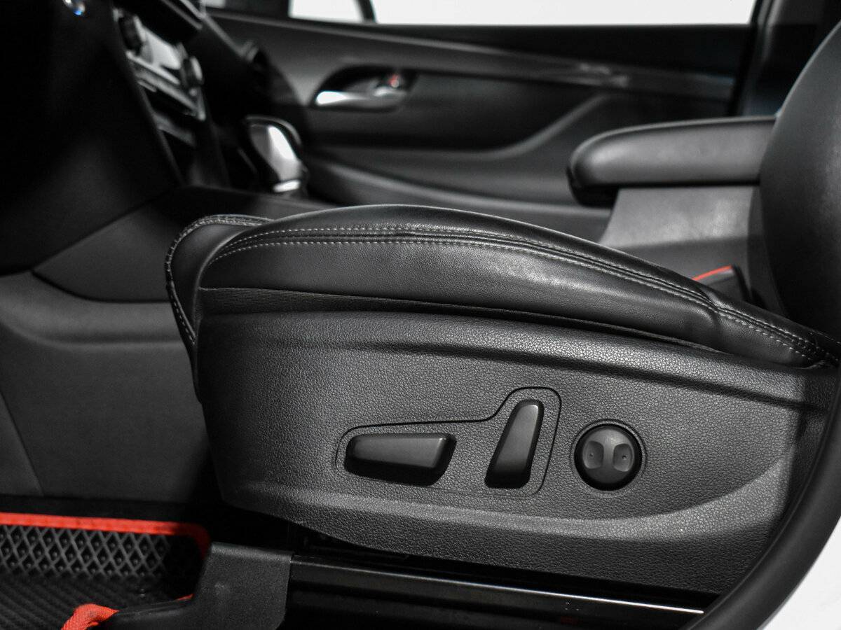 Hyundai Santa Fe 2018 года с пробегом. Фото: #9