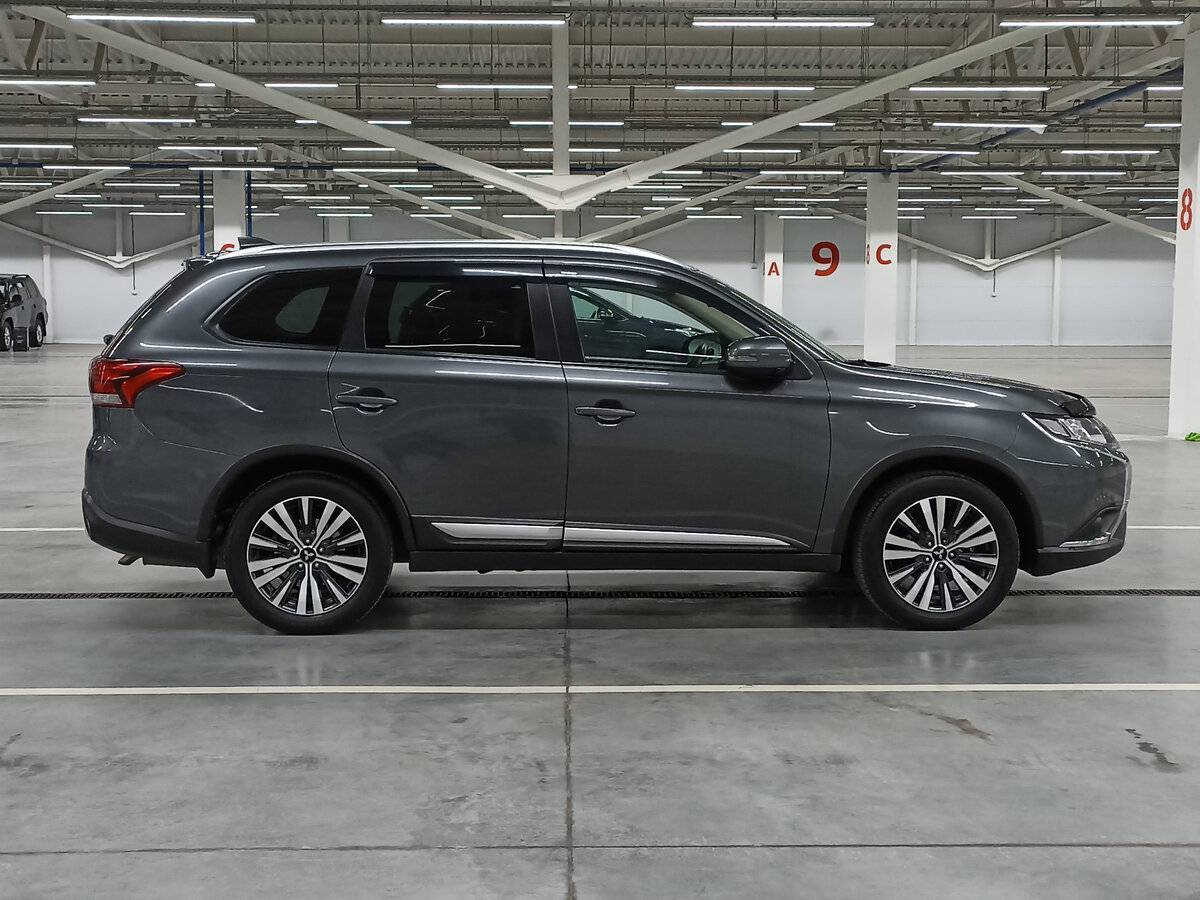 Mitsubishi Outlander 2020 года с пробегом. Фото: #3