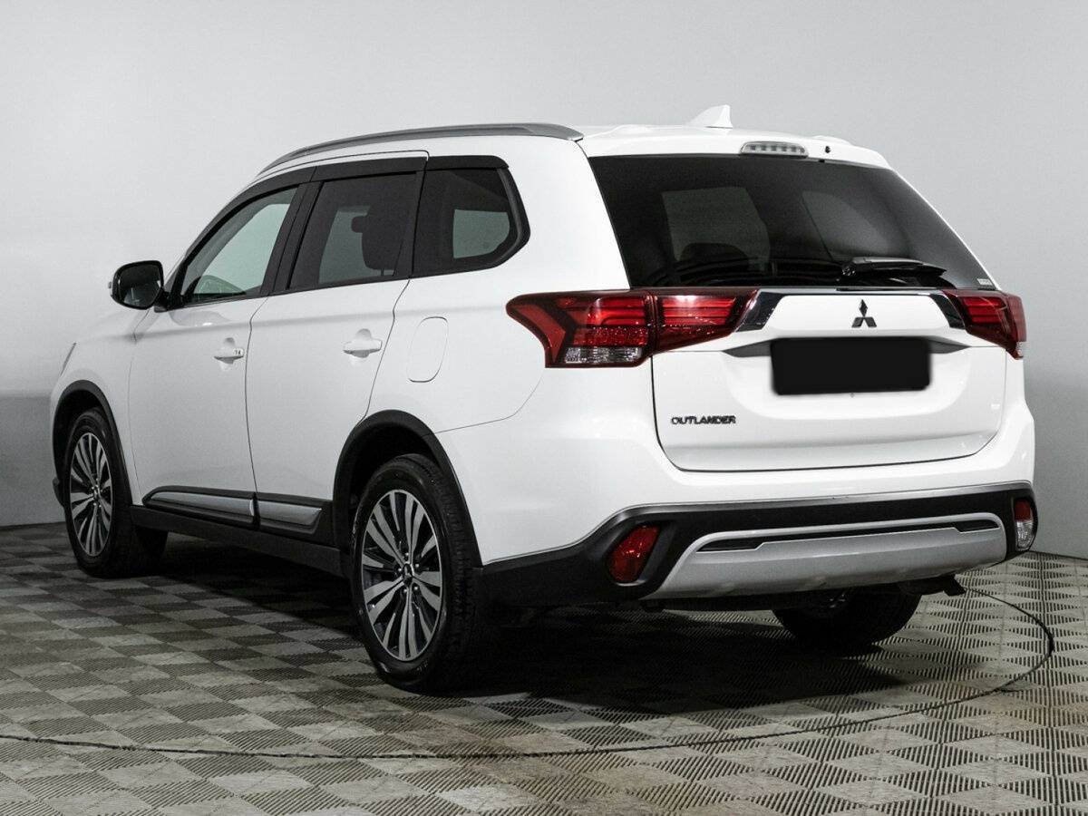 Mitsubishi Outlander 2021 года с пробегом. Фото: #4