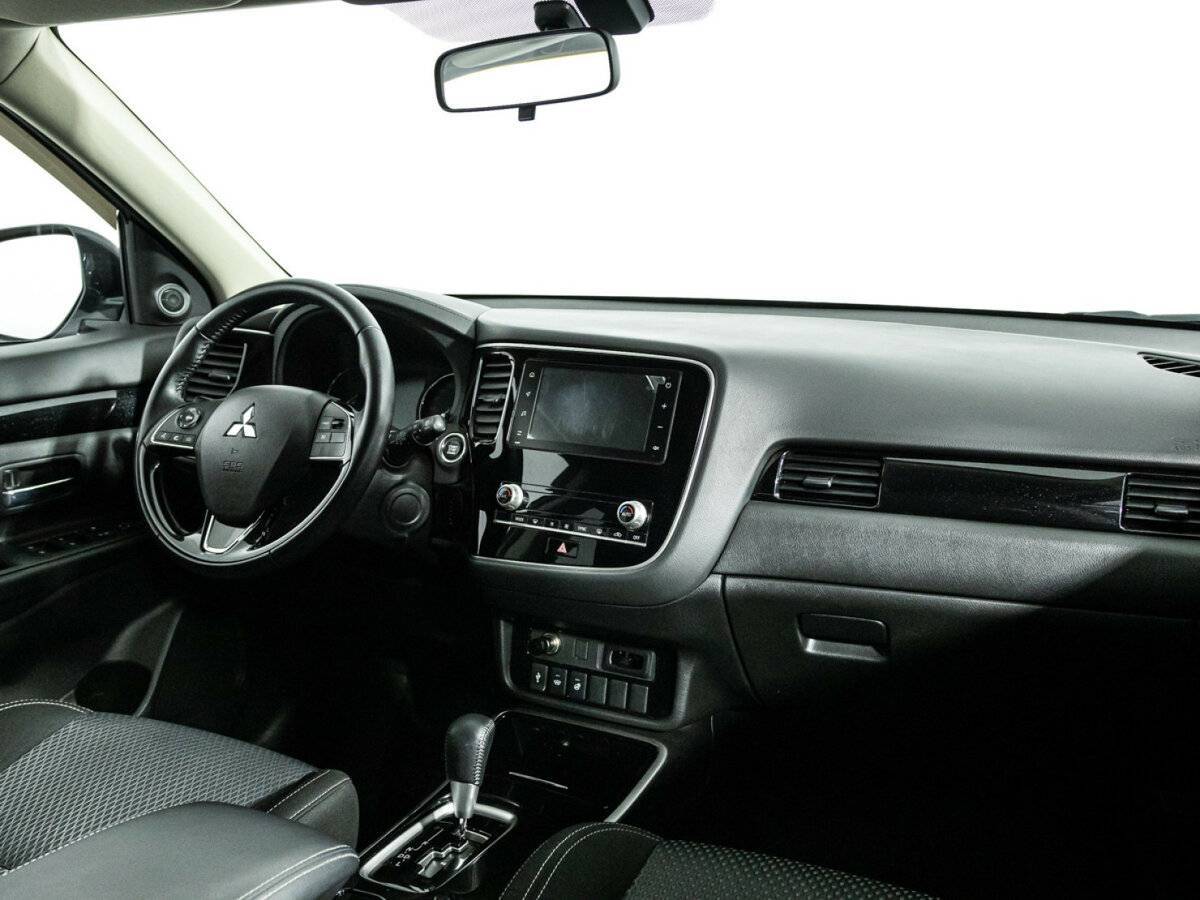 Mitsubishi Outlander 2021 года с пробегом. Фото: #8