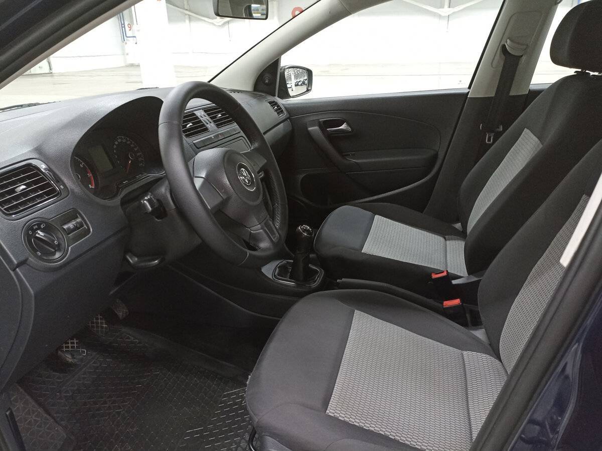 Б/У Фольксваген Поло 2015 года. Фото: #15